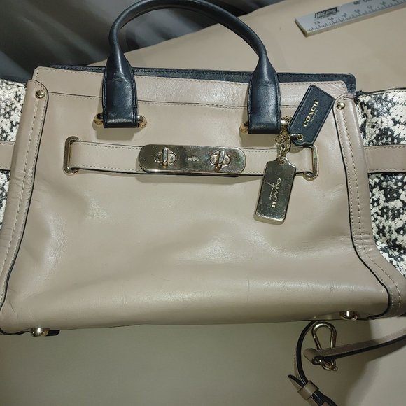 Coach swagger Leather Snake Print Satchel Handbag Adjustable Strap Beige Black - Picture 4 of 12